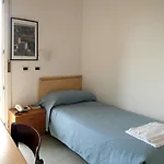 招待所 ​​唐卡拉布里亚卡萨费里歌剧院酒店
